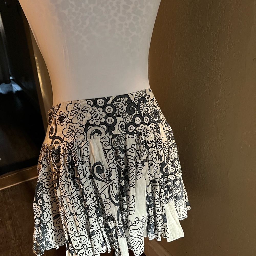 RAGA Black, White & Grey  Floral Mini Skirt